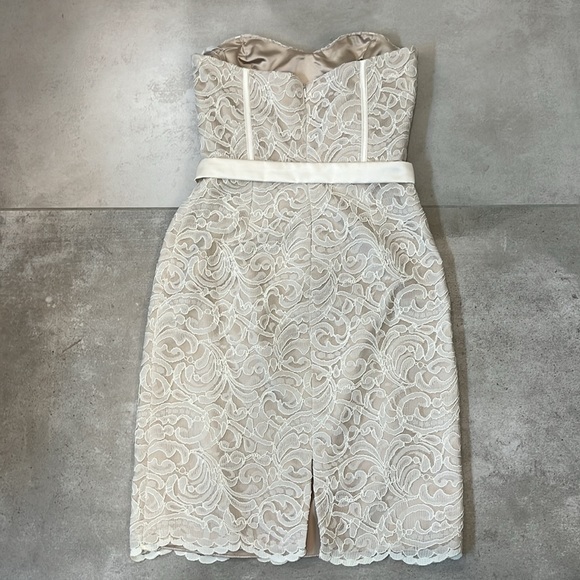 🎉HP🎉Ivory Strapless Sweetheart Lace Dress - Picture 4 of 6